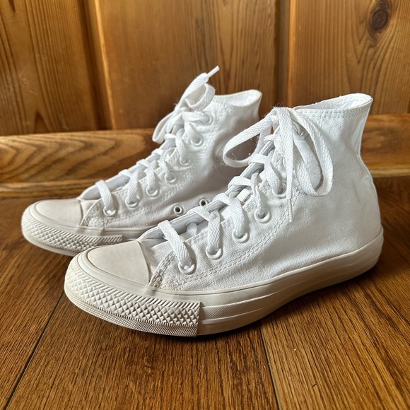 Converse Chuck Taylor All Star High Top Canvas Sneakers Women’s 7 Men’s 5 White - Picture 1 of 11